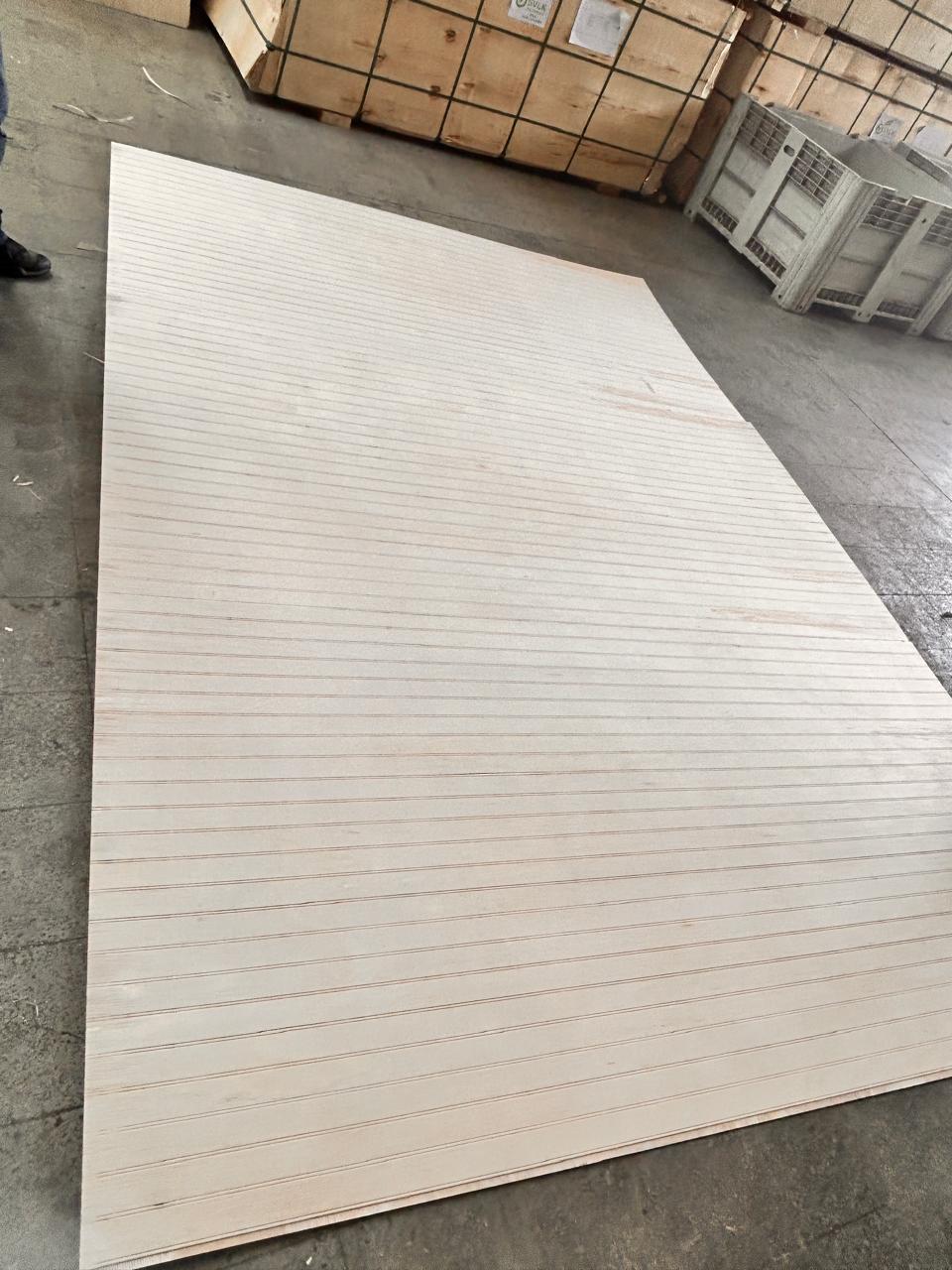 Terciado Ranurado Colonial 5mm