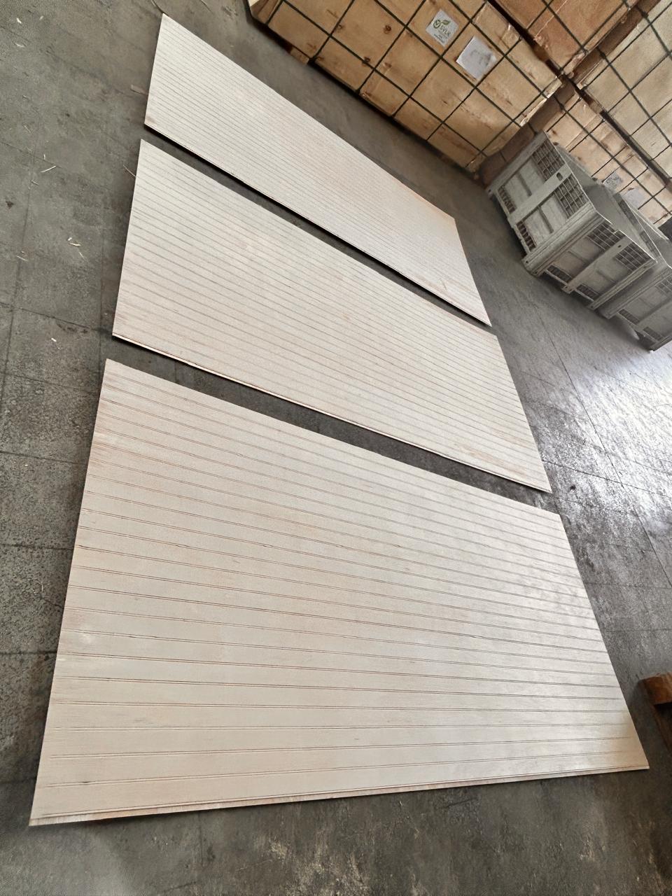 Terciado Ranurado Colonial 5mm